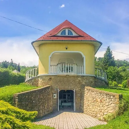 Bianka Nyaralohaz Feriehus Balatongyörök